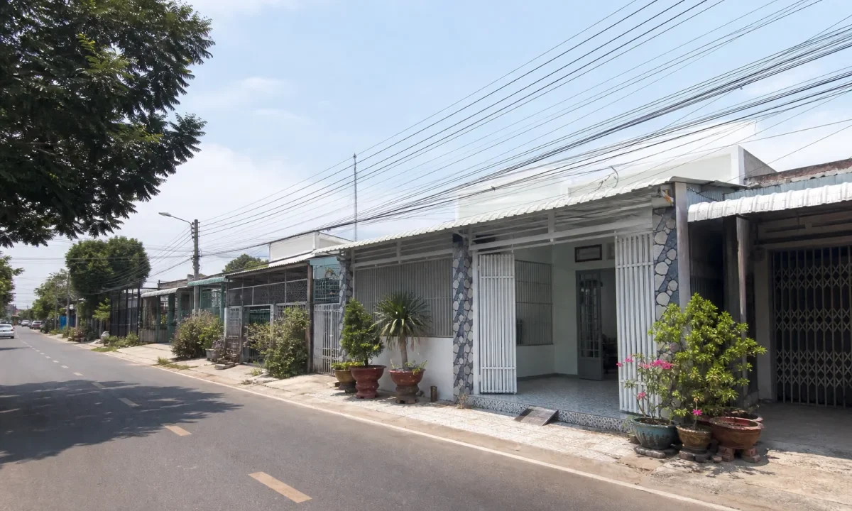 Bán nhà phố Thị trấn Vĩnh Hưng