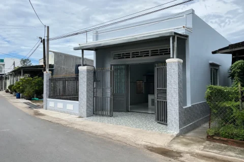 Bán nhà phố Thị trấn Tân Hưng