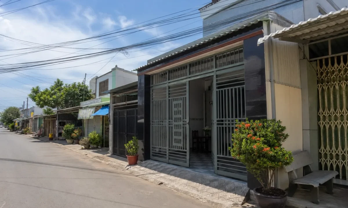 Bán nhà phố Thị trấn Tân Thạnh