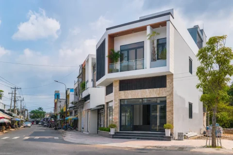 Bán nhà phố trung tâm Phường 1, Kiến Tường