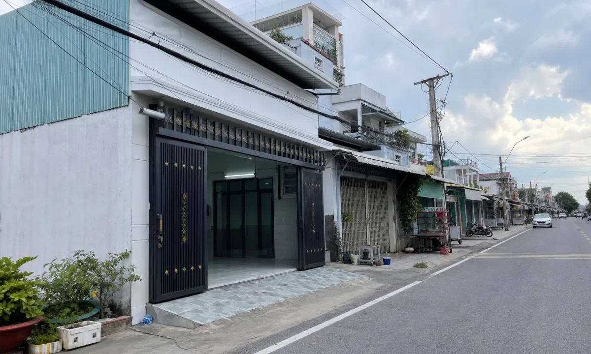 Bán nhà phố Thị trấn Thủ Thừa