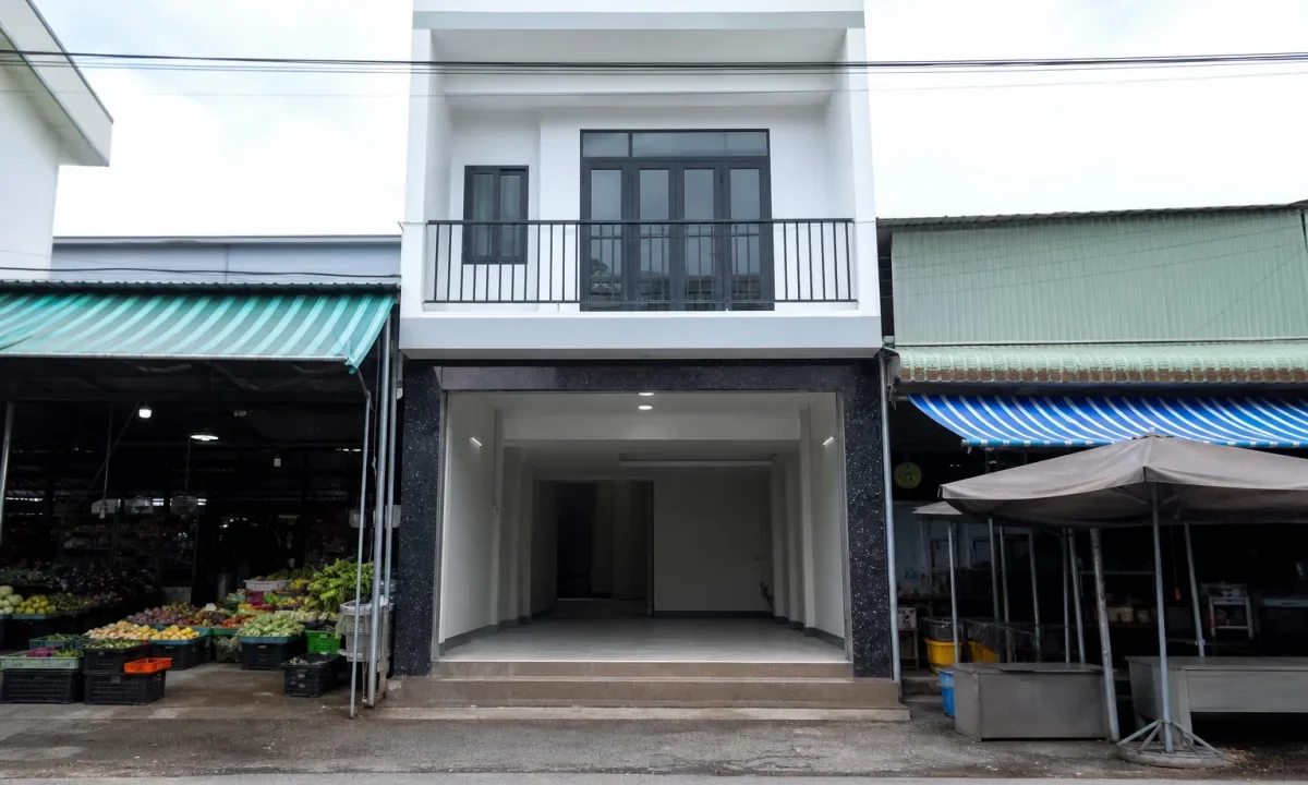Cho thuê shophouse mặt tiền chợ Long Hoa, Hòa Thành