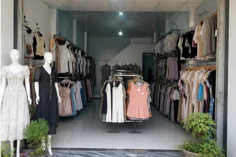 Sang nhượng shop thời trang Phường Kiến Tường, Kiến Tường
