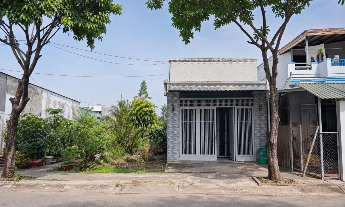Cho thuê nhà phố mặt tiền Xã Đức Huệ, Đức Huệ